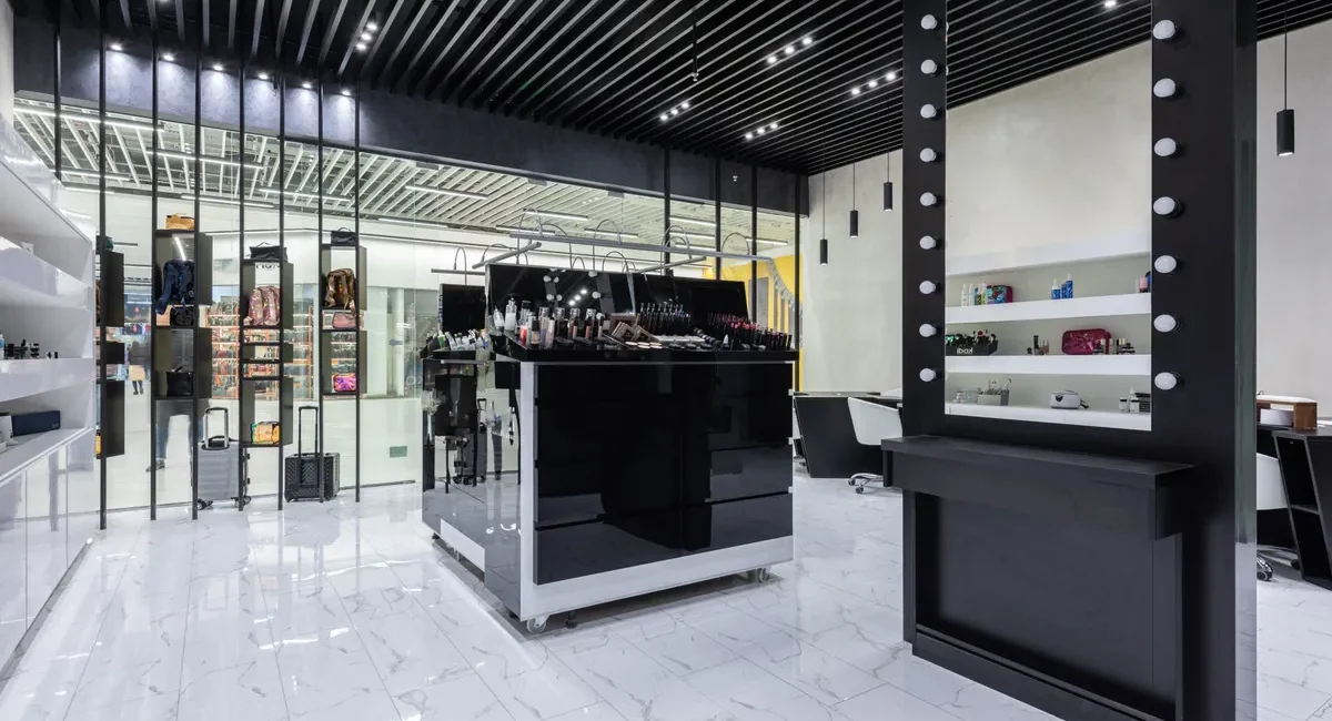 Ivana Vladislava beauty exhibition